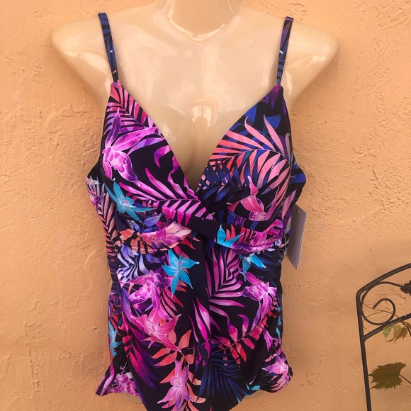 24th & Ocean Other - NWT L detailed swim top